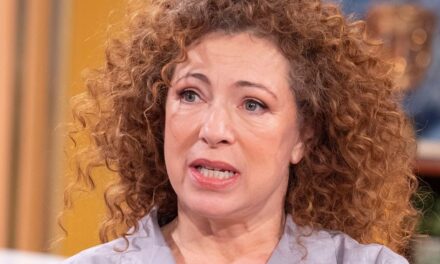 Le mariage «fragile» de 4 ans d&rsquo;Alex Kingston d&rsquo;Alex et s&rsquo;est séparé du célèbre ex célèbre