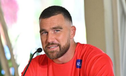 Les fans de Travis Kelce ont une chose à dire à son 36e anniversaire après la sortie de l&rsquo;album de Taylor Swift