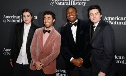 SNL a accueilli des comédiens de remise à Back pour Farewell Party avant la première saison 51