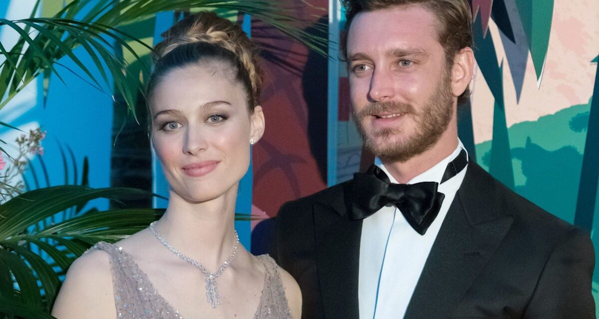 Le fils de la princesse Caroline et sa belle-fille modèle accueillent bébé