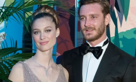 Le fils de la princesse Caroline et sa belle-fille modèle accueillent bébé