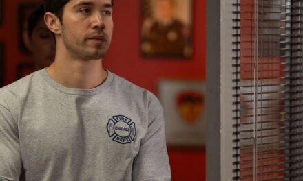 La star des Chicago Fire, Brandon Larracuente, détaille la « culpabilité » de Sal Vasquez envers Hermann après des scènes dévastatrices