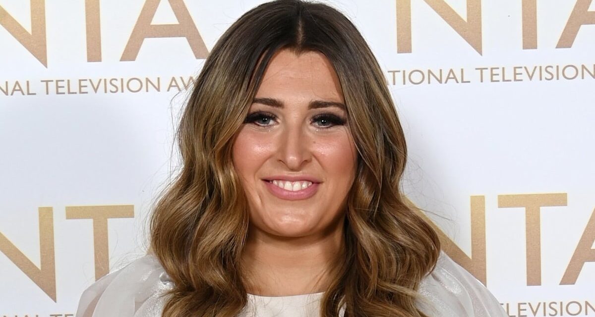 La star de Gogglebox annonce ses fiançailles avec son petit ami rarement vu