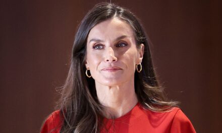 La reine Letizia, 53 ans, est « en feu » dans une tenue copiée de la garde-robe de sa fille, la princesse Leonor