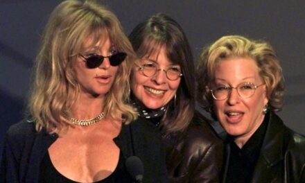 Goldie Hawn dit que son « cœur est brisé » dans un message émouvant après la mort de Diane Keaton