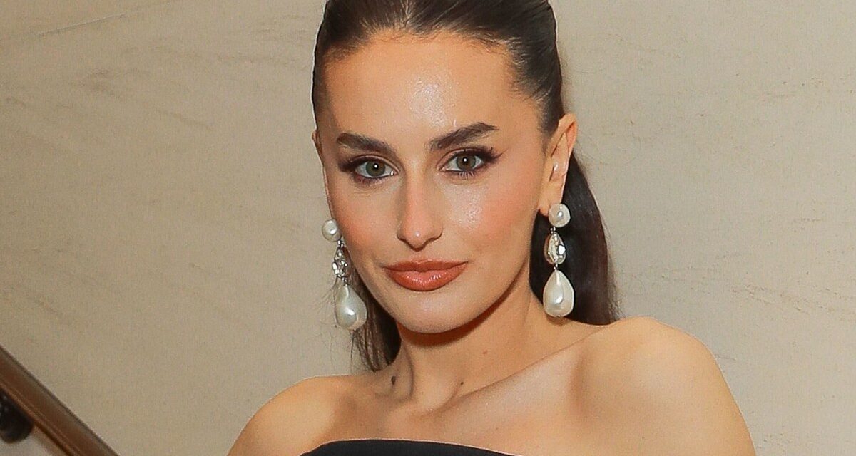 Comment Amber Davies est passée de chanteuse d&rsquo;accompagnement de X Factor à gagnante de Love Island et star du West End