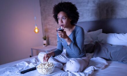 Qu&rsquo;est-ce que cela signifie si vous ne voulez jamais sortir le week-end, selon un psychothérapeute