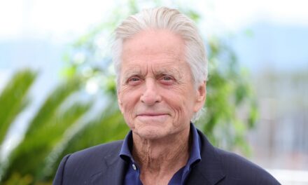 Michael Douglas publie un bel hommage à Diane Keaton – regardez l&rsquo;incroyable photo d&rsquo;eux ensemble