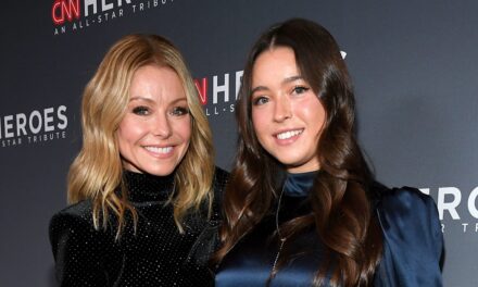 La fille de Kelly Ripa et Mark Consuelos parle d&rsquo;un « nouveau chapitre » alors que ses parents l&rsquo;inondent de soutien