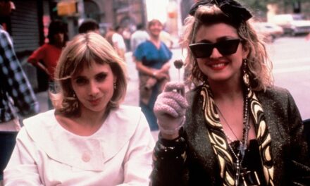 La star de Desperately Seeking Susan, 66 ans, semble méconnaissable lors de sa dernière sortie