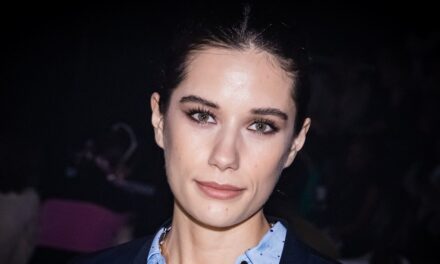 Ella, la fille de John Travolta, révèle une grande transformation dans sa vie personnelle dans une rare interview