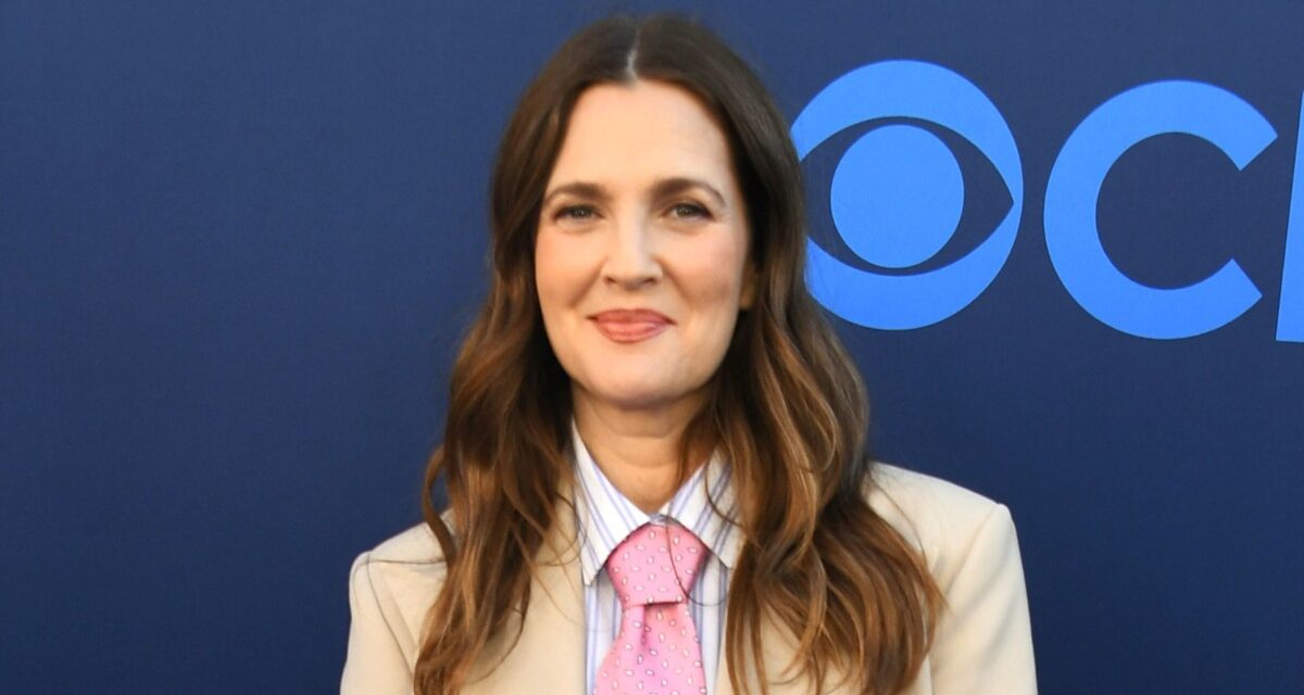 Pourquoi Drew Barrymore était «terrifié» vivant seul à 14 ans