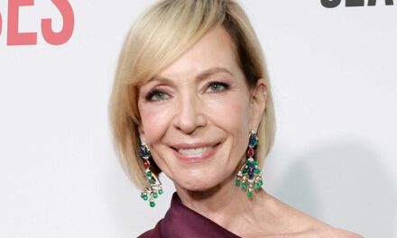 Allison Janney, 65 ans, est incroyable sur Palm Royale et c&rsquo;est son secret sous les yeux