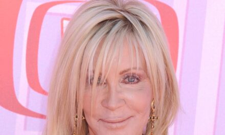 L&rsquo;actrice des années 80 qui a joué dans une série télévisée emblématique est méconnaissable lors d&rsquo;une sortie à Los Angeles