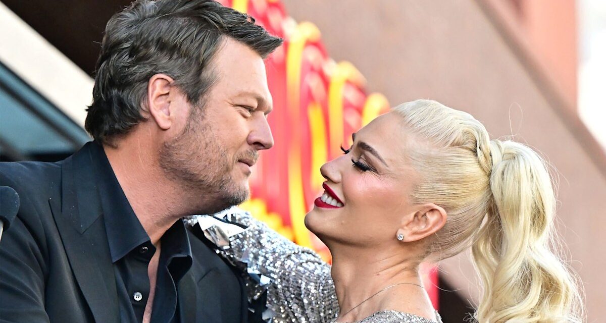 L&rsquo;hommage à l&rsquo;anniversaire de Blake Shelton à «  Pretty Girl  » Gwen Stefani Sparks Reaction