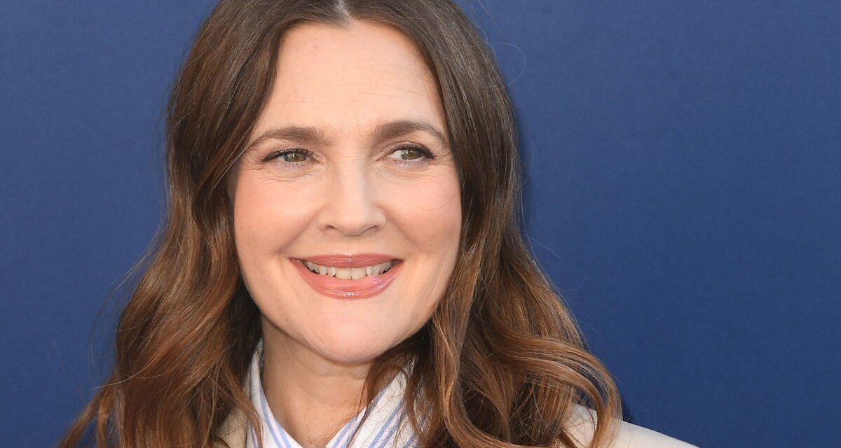 Le selfie non filtré de Drew Barrymore dans son appartement de Manhattan distrait les fans avec une seule inquiétude