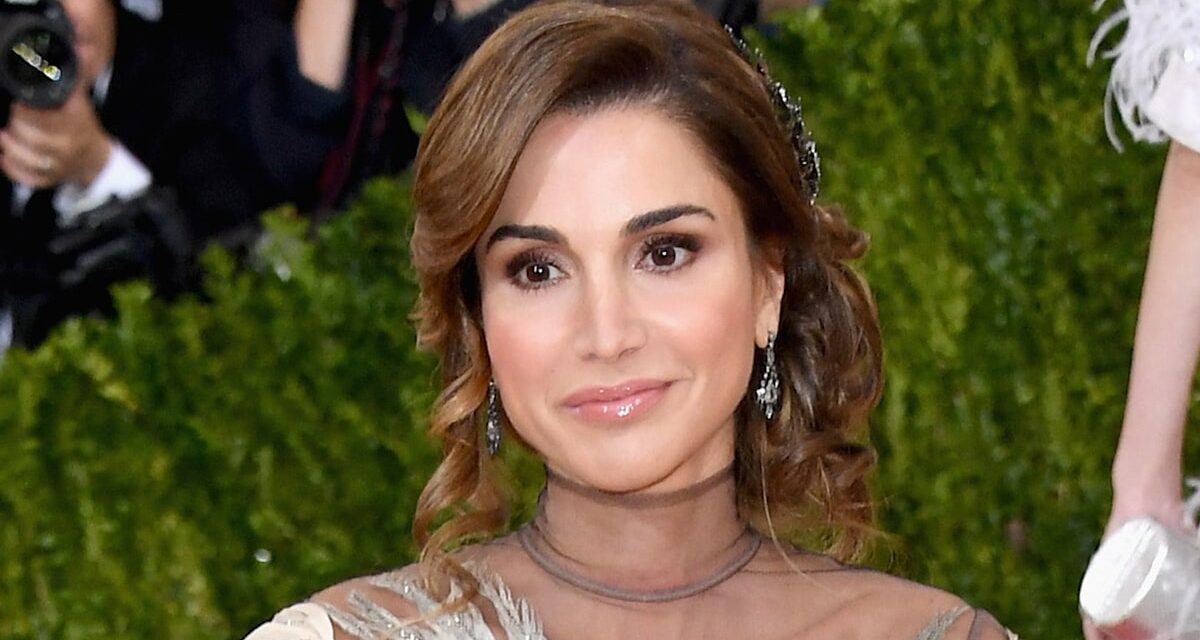 La reine Rania vient de porter la version nuptiale « élégante » des talons de 4 pouces de Kate Middleton