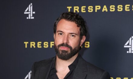 La petite amie de la star de Trespasses, Tom Cullen, est une actrice célèbre