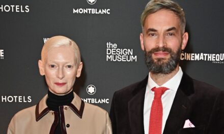 Tilda Swinton fait une apparition ultra rare sur le tapis rouge avec son partenaire
