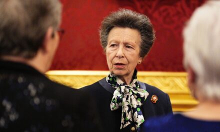 La princesse Anne surnommée la « brique absolue » de la famille royale