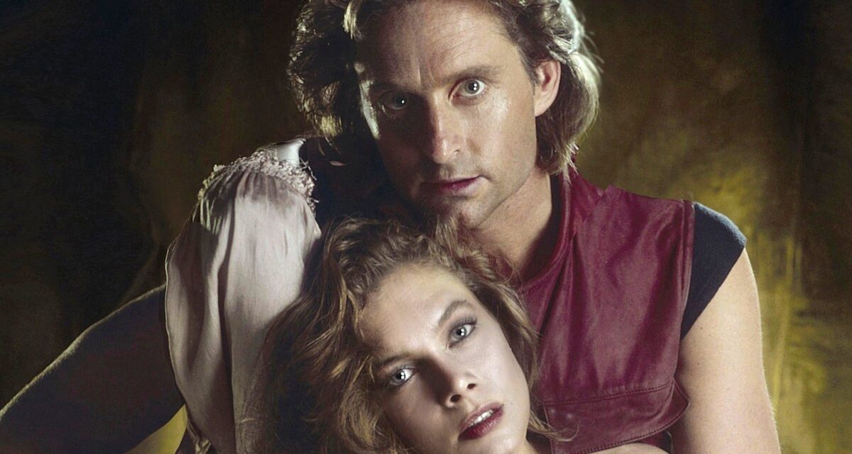 L&rsquo;actrice de Romancing the Stone, 84 ans, utilise un fauteuil roulant alors qu&rsquo;elle fait une rare apparition publique au milieu de problèmes de santé de longue date