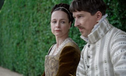 Une « excellente » série dramatique d&rsquo;époque qui a rendu les téléspectateurs « accros » en quelques minutes est maintenant disponible pour une visualisation excessive