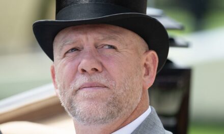 Mike Tindall montre sa fierté pour un membre de la famille royale dans un geste public ultra-rare