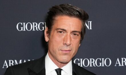 Le message de Thanksgiving de David Muir suscite une énorme réaction de la part de ses proches et des co-animateurs