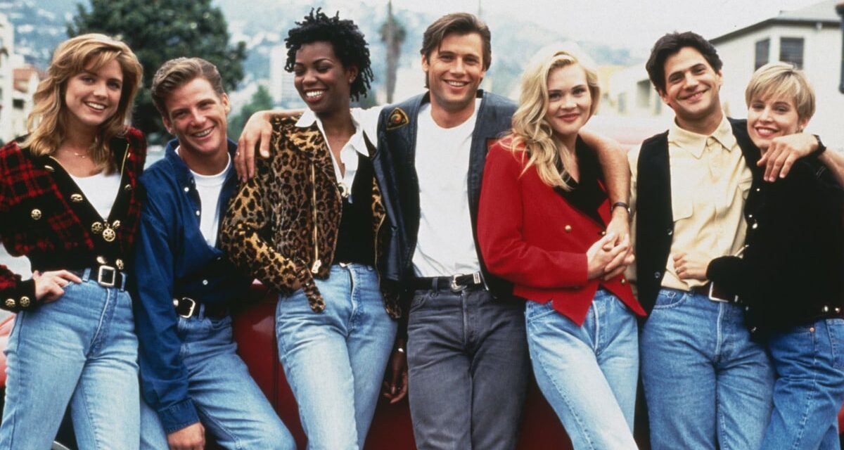 La star de Melrose Place est méconnaissable dans une apparence rare