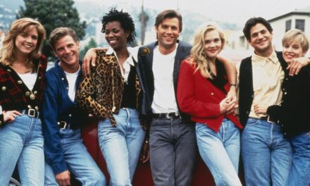 La star de Melrose Place est méconnaissable dans une apparence rare