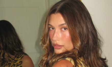 Hailey Bieber perfectionne « un jean et un joli haut » pour célébrer son 29e anniversaire