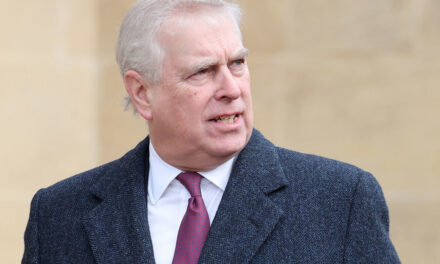 L&rsquo;article qui a fait la une des journaux du prince Andrew et qu&rsquo;il sera obligé d&rsquo;abandonner après avoir été évincé de Royal Lodge
