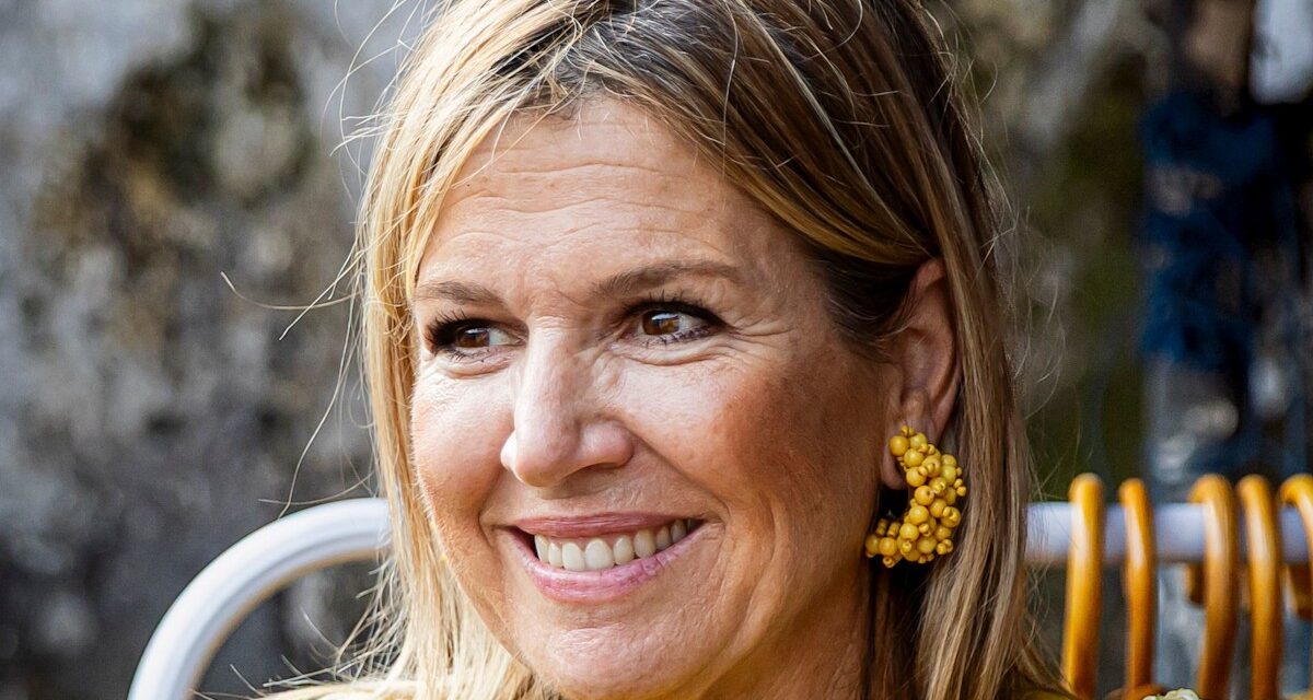 La reine Máxima dévoile ses chevilles dans un pantalon coupé « architectural »