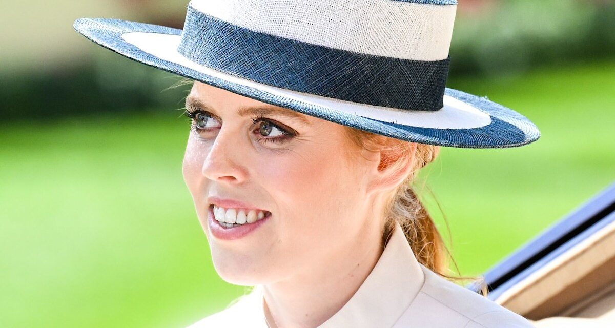 La princesse Béatrice reprend ses fonctions royales dans une petite robe noire Beulah à 795 £