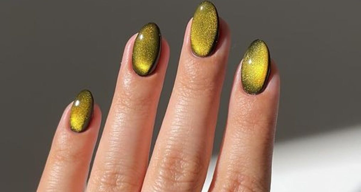 14 manucures chatoyantes « œil de chat » auxquelles vous ne pourrez pas résister en cette saison des fêtes