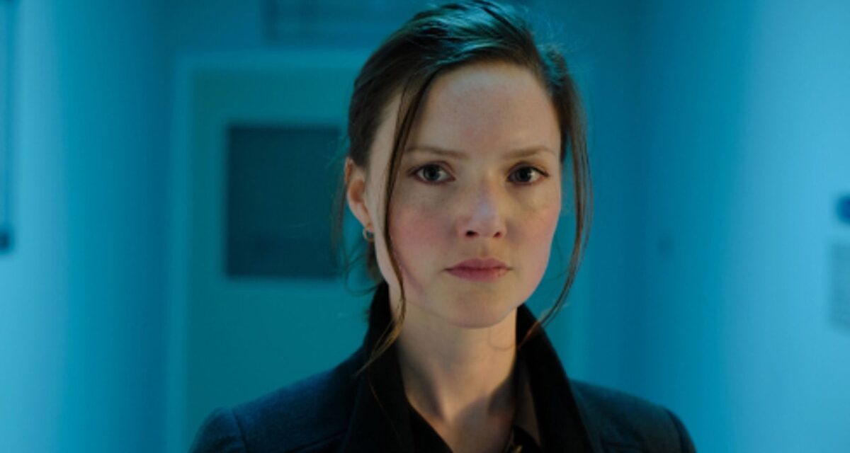 Le thriller « époustouflant » de la BBC de Holliday Grainger, The Capture, a un premier aperçu de la saison 3