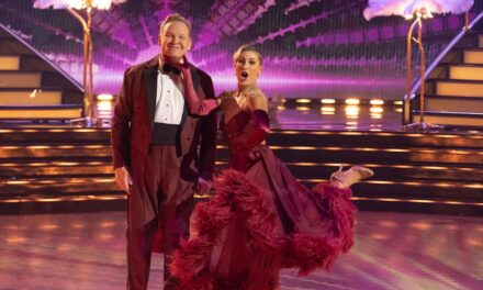 Andy Richter fait une confession émouvante sur l&rsquo;élimination de DWTS et révèle une nouvelle collaboration avec Emma Slater