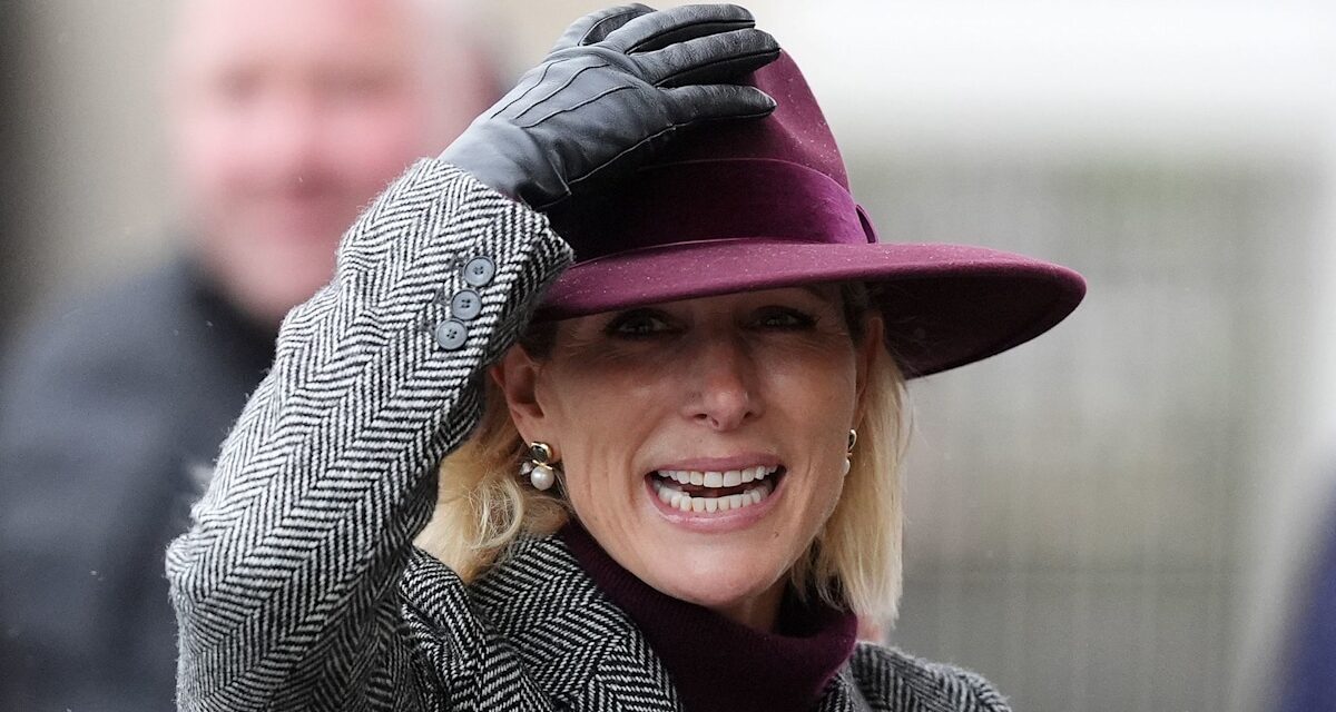 Zara Tindall évite de peu le désastre alors qu&rsquo;elle affronte la tempête Claudia avec des bottes hauteur genou.