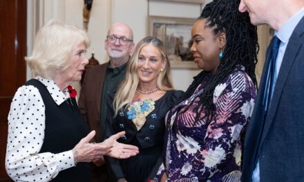La reine Camilla rejoint Sarah Jessica Parker pour un événement étoilé à Clarence House