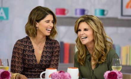 Katherine Schwarzenegger rend un hommage émouvant à sa maman Maria Shriver pour son anniversaire marquant