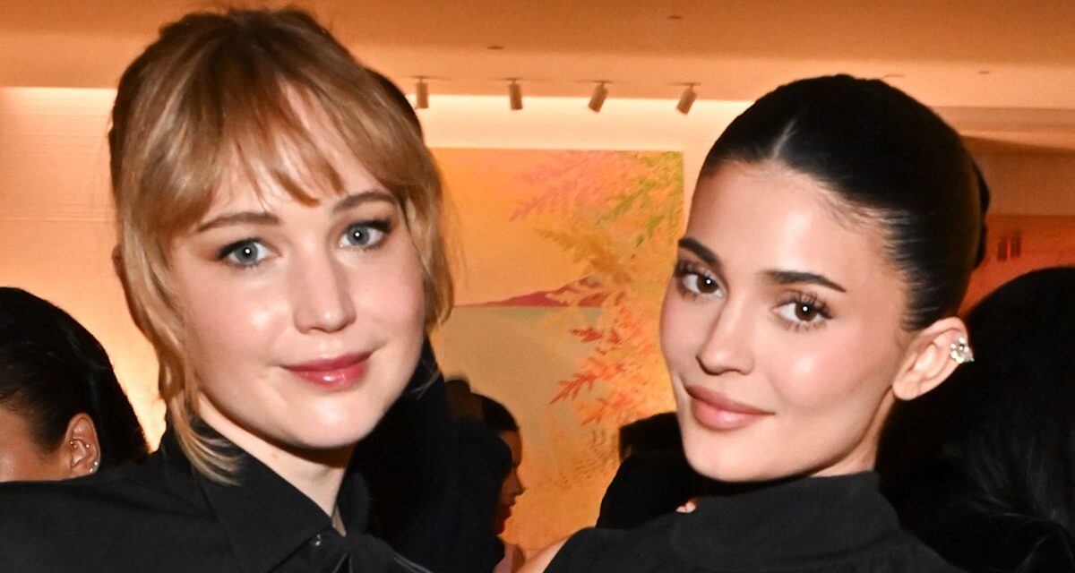 Jennifer Lawrence, Kendall et Kylie Jenner font la fête ensemble dans 3 tenues noires sans effort