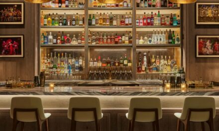 Ce bar à cocktails chic est l&rsquo;endroit le plus chic de New York dans le quartier des théâtres
