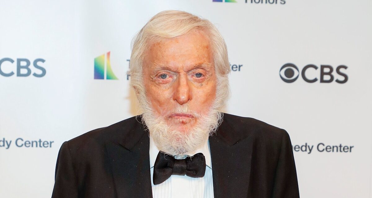 Dick Van Dyke admet que ses enfants « ont probablement été négligés » alors qu&rsquo;il réfléchit à ses débuts de carrière