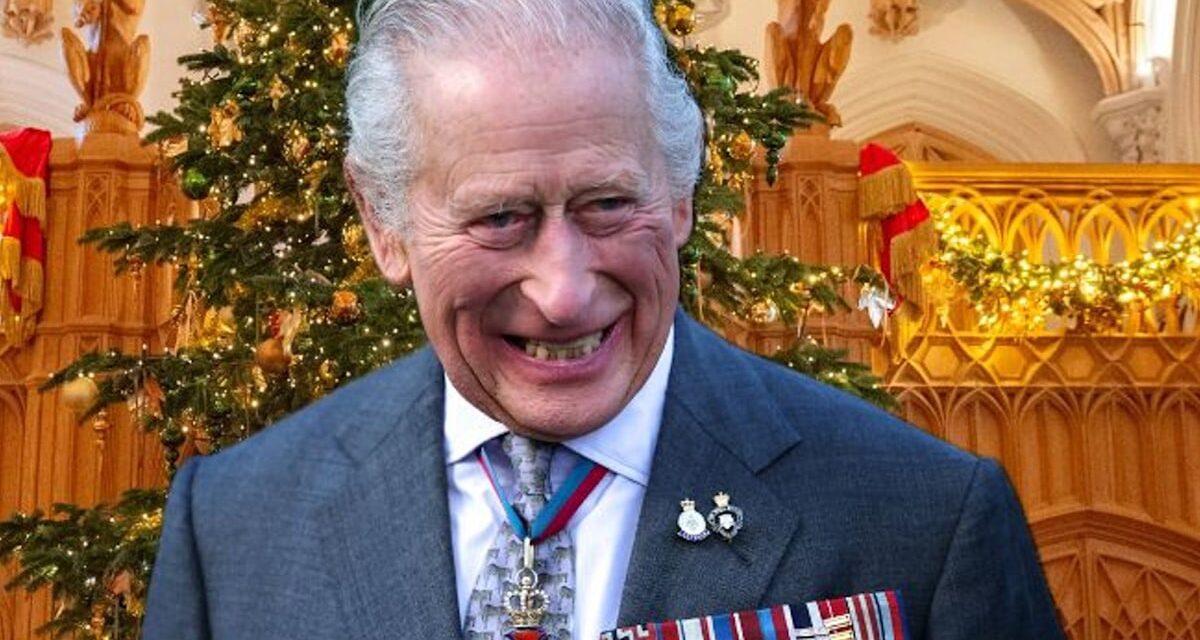 Le roi Charles participe au débat séculaire de Noël avec un arbre imposant de 20 pieds