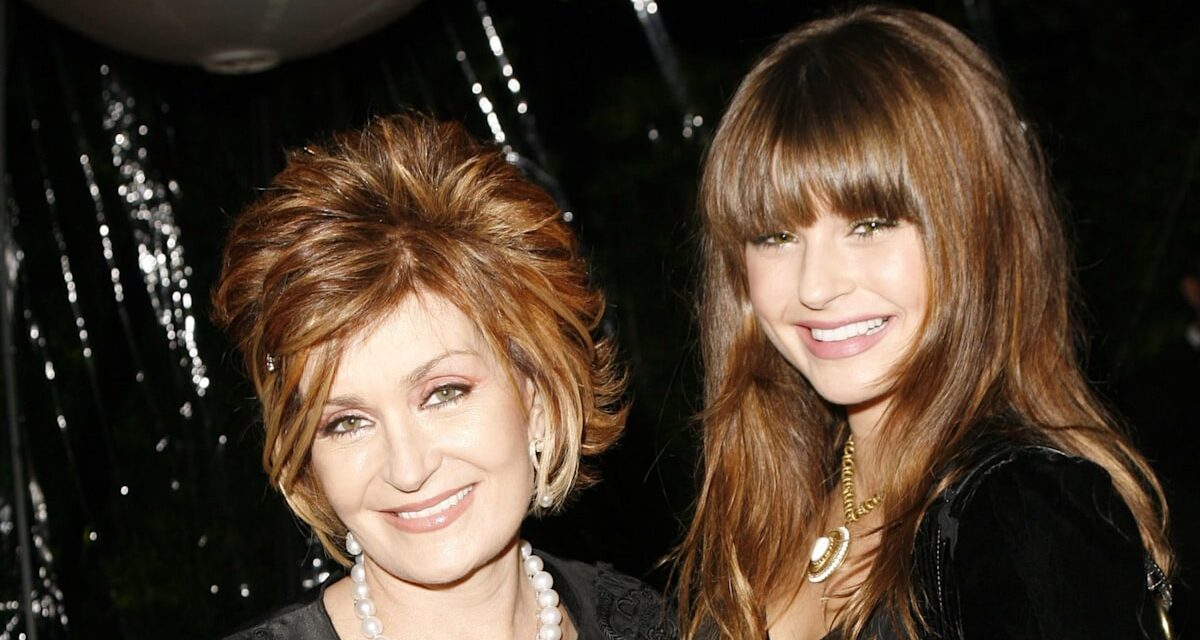 La frappante Aimee Osbourne ressemble incroyablement à maman Sharon sur de nouvelles photos