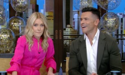 Kelly Ripa met le mariage à l&rsquo;épreuve en racontant un moment à l&rsquo;antenne avec Mark Consuelos