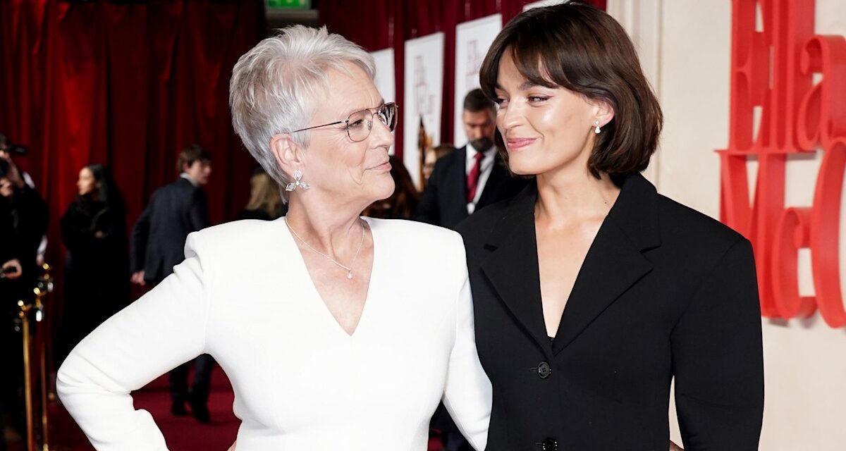 Exclusif : Jamie Lee Curtis révèle comment elle est « tombée amoureuse » de sa co-star Emma Mackey