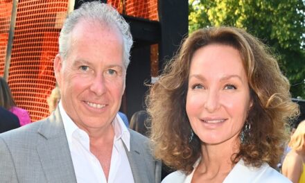 La nouvelle vie du fils de la princesse Margaret, David Armstrong-Jones, avec sa belle petite amie passionnée d&rsquo;art