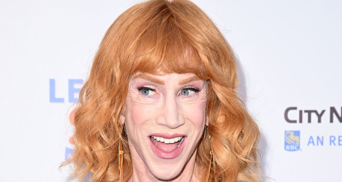 Kathy Griffin fait des aveux époustouflants en matière de chirurgie plastique après une apparition audacieuse à la télévision