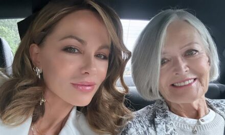 Kate Beckinsale rend hommage à sa défunte maman avec une superbe performance en lingerie